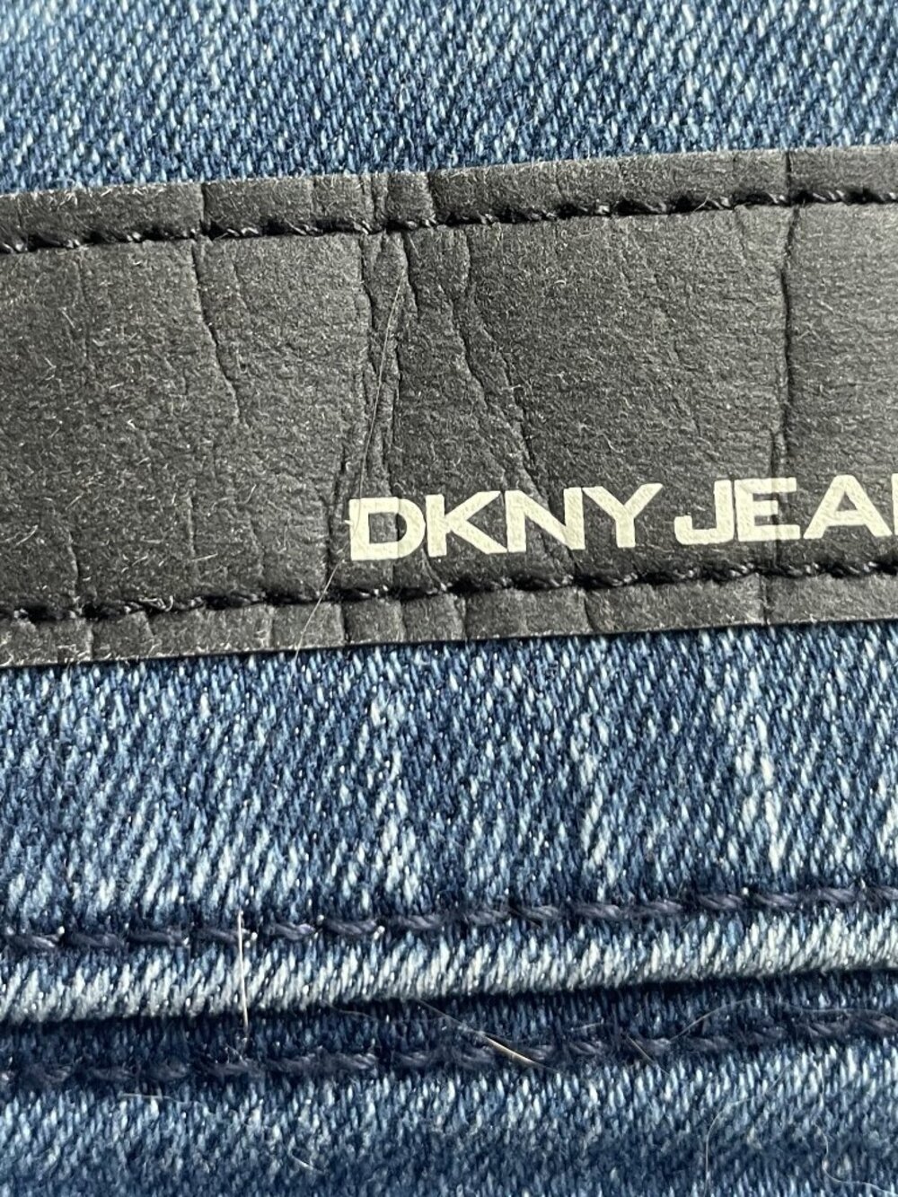 DKNY Stretch Denim Jean Shorts - L - Picture 3 of 3